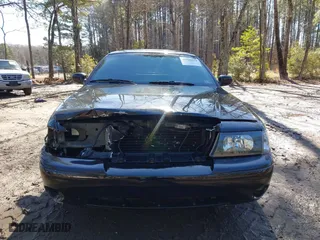 2003 Mercury Marauder with VIN 2MEHM75V33X628952, listed as a IAAI auction lot 41534323 with 92,228 mi miles. Bid and sale history available at carsss.com. Image 6.