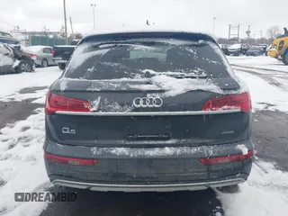 2021 Audi Q5 Premium with VIN WA1AAAFY1M2101881, listed as a IAAI auction lot 41399547 with 33,277 mi miles. Bid and sale history available at carsss.com. Image 16.