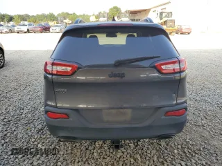 2017 Jeep Cherokee Altitude z VIN 1C4PJLAS0HW561692, wystawiony jako Copart lot #59220135 z przebiegiem 114 141 mil mil oraz Szkoda całkowita • Salvage title. Historia ofert i sprzedaży dostępna na DreamBid. Obrazek 6.