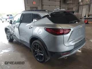 2024 Chevrolet Blazer LT z VIN 3GNKBJRS4RS128378, wystawiony jako IAAI lot #42247986 z przebiegiem 30 839 mil mil oraz . Historia ofert i sprzedaży dostępna na DreamBid. Obrazek 3.