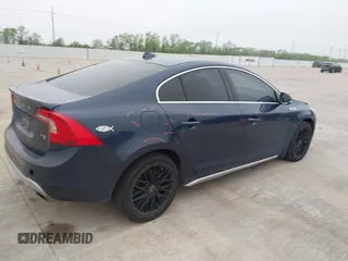 2012 Volvo S60 T5 with VIN YV1622FS0C2122692, listed as a IAAI auction lot 41924096 with 165,749 mi miles. Bid and sale history available at carsss.com. Image 4.