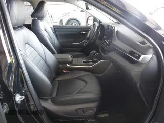 2023 Toyota Highlander L with VIN 5TDKDRAH8PS511517, listed as a IAAI auction lot 42303066 with 39,959 mi miles and . Bid and sale history available at DreamBid. Image 5.
