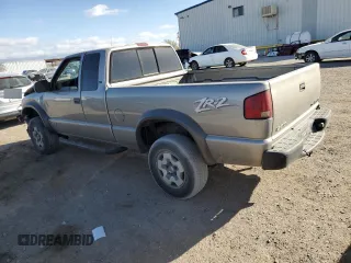 2002 Chevrolet S-10 LS with VIN 1GCCT19W628153388, listed as a Copart auction lot 47499415 with 171,329 mi miles and Salvage Title. Bid and sale history available at carsss.com. Image 2.