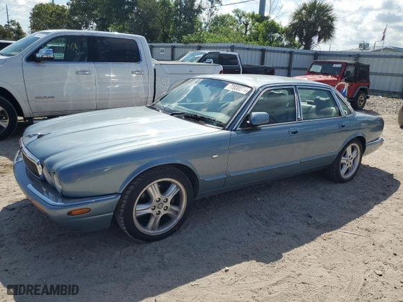 2002 Jaguar XJ with VIN SAJDA12C72LF42584, listed as a Copart auction lot 72030274 with 241,554 mi miles and Clean Title. Bid and sale history available at carsss.com. Image 1.