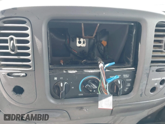 1998 Ford F-150 with VIN 1FTZX1767WNB79135, listed as a IAAI auction lot 42251761 with 221,839 mi miles and . Bid and sale history available at DreamBid. Image 15.
