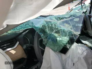 2021 Toyota RAV4 XLE Premium z VIN 2T3A1RFV0MW153326, wystawiony jako Copart lot #57799785 z przebiegiem Nie podano mil oraz Szkoda całkowita • Salvage title. Historia ofert i sprzedaży dostępna na DreamBid. Obrazek 9.