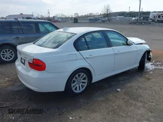 2006 BMW 3 Series 325i with VIN WBAVB13536KX69521, listed as a IAAI auction lot 41832395 with 182,106 mi miles. Bid and sale history available at carsss.com. Image 4.
