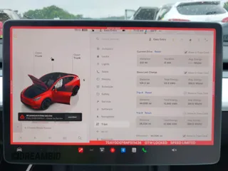 2022 Tesla Model Y Performance z VIN 7SAYGDEF6NF511436, wystawiony jako IAAI lot #42078122 z przebiegiem 44 006 mil mil oraz . Historia ofert i sprzedaży dostępna na DreamBid. Obrazek 7.