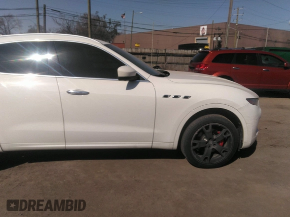 2017 Maserati Levante with VIN ZN661XUS2HX228160, listed as a IAAI auction lot 41830283 with 95,903 mi miles. Bid and sale history available at carsss.com. Image 13.