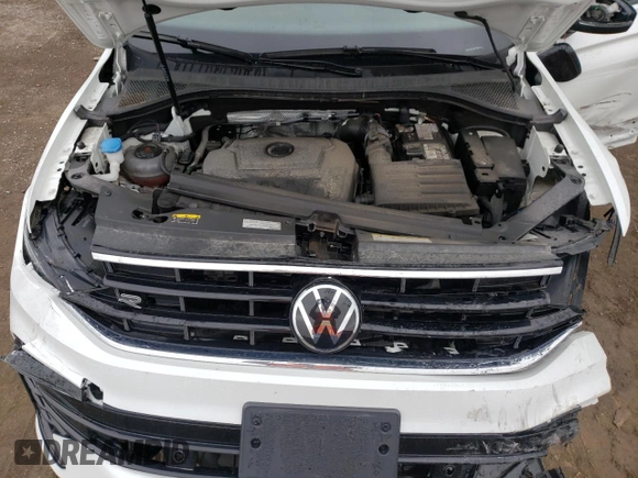 2024 Volkswagen Tiguan SE R-Line Black with VIN 3VV8B7AX5RM106702, listed as a Copart auction lot 54958375 with 47,099 mi miles and Salvage title. Bid and sale history available at DreamBid. Image 12.