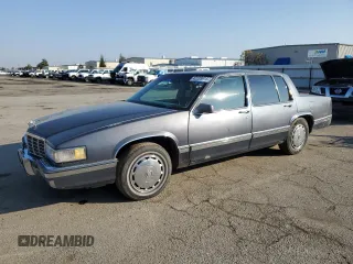 1991 Cadillac DeVille z VIN 1G6CD53B6M4229084, wystawiony jako Copart lot #42238915 z przebiegiem Nie podano mil oraz Szkoda całkowita • Salvage title. Historia ofert i sprzedaży dostępna na DreamBid. Obrazek 1.