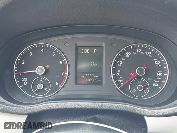 2014 Volkswagen Passat S z VIN 1VWAT7A33EC038497, wystawiony jako IAAI lot #41922616 z przebiegiem 110 509 mil mil oraz . Historia ofert i sprzedaży dostępna na DreamBid. Obrazek 7.