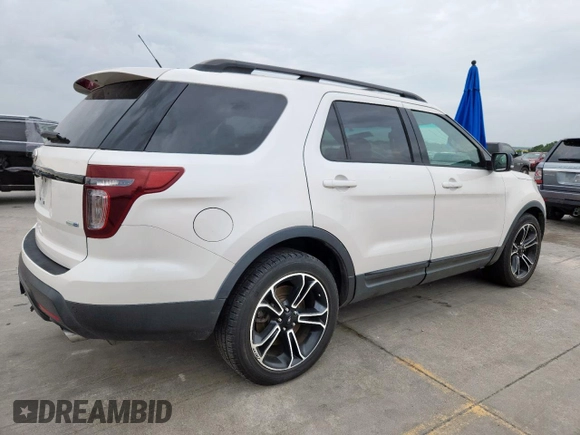 2015 Ford Explorer Sport z VIN 1FM5K8GT8FGB32918, wystawiony jako Copart lot #63532215 z przebiegiem 151 792 mil mil oraz Czysty tytuł • Clean title. Historia ofert i sprzedaży dostępna na DreamBid. Obrazek 3.