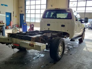 2015 Ford F-350 z VIN 1FD7X3B63FED45155, wystawiony jako IAAI lot #42381547 z przebiegiem 96 123 mil mil oraz . Historia ofert i sprzedaży dostępna na DreamBid. Obrazek 14.