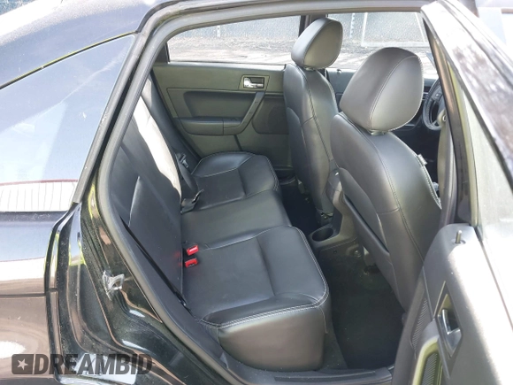 2010 Ford Focus SEL with VIN 1FAHP3HN4AW231889, listed as a IAAI auction lot 41901822 with 129,450 mi miles. Bid and sale history available at carsss.com. Image 8.