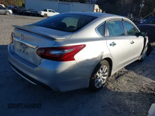 2018 Nissan Altima SR with VIN 1N4AL3AP8JC474583, listed as a IAAI auction lot 40923589 with 116,960 mi miles and . Bid and sale history available at DreamBid. Image 4.