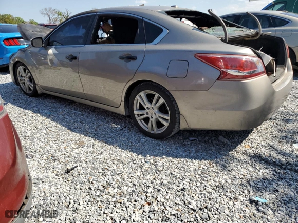 2013 Nissan Altima 3.5 SV with VIN 1N4BL3AP5DC173665, listed as a Copart auction lot 49050135 with 0 mi miles and Non Repairable. Bid and sale history available at carsss.com. Image 2.