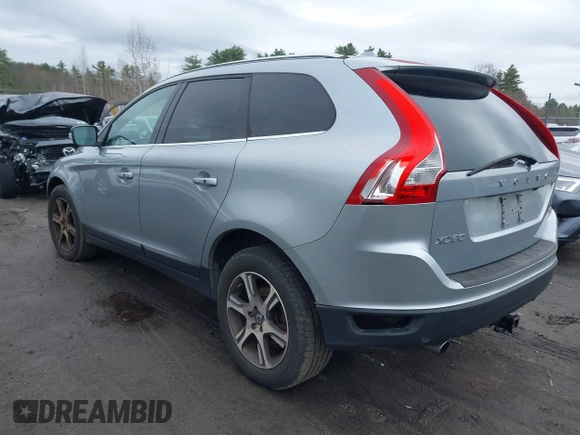 2012 Volvo XC60 3.0L with VIN YV4902DZ0C2337169, listed as a IAAI auction lot 42000698 with 123,726 mi miles. Bid and sale history available at carsss.com. Image 3.