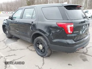 2017 Ford Police Interceptor Utility z VIN 1FM5K8AR6HGE15768, wystawiony jako IAAI lot #41561819 z przebiegiem 176 539 mil mil oraz . Historia ofert i sprzedaży dostępna na DreamBid. Obrazek 3.