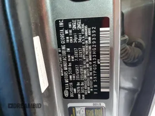 2017 Kia Sorento LX z VIN 5XYPGDA33HG293392, wystawiony jako Copart lot #62642604 z przebiegiem 73 242 mil mil oraz Szkoda całkowita • Salvage title. Historia ofert i sprzedaży dostępna na DreamBid. Obrazek 13.