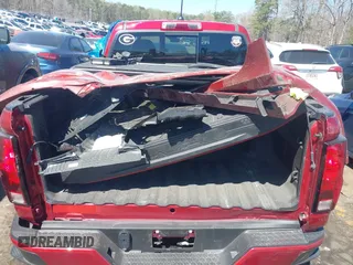 2024 Chevrolet Colorado 2WD LT z VIN 1GCPSCEKXR1112753, wystawiony jako IAAI lot #41842815 z przebiegiem 13 775 mil mil oraz . Historia ofert i sprzedaży dostępna na DreamBid. Obrazek 6.