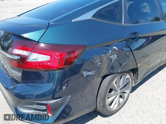 2018 Honda Clarity Plug-In Hybrid Touring with VIN JHMZC5F39JC022655, listed as a IAAI auction lot 42149002 with 118,913 mi miles. Bid and sale history available at carsss.com. Image 17.