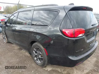 2018 Chrysler Pacifica Limited z VIN 2C4RC1GG2JR358215, wystawiony jako IAAI lot #42176046 z przebiegiem 120 544 mil mil oraz . Historia ofert i sprzedaży dostępna na DreamBid. Obrazek 3.