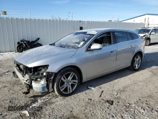 2015 Volvo V60 T5 Drive-E Premier with VIN YV140MEB7F1200244, listed as a Copart auction lot 88470135 with 250,803 mi miles and Salvage Title. Bid and sale history available at carsss.com. Image 1.