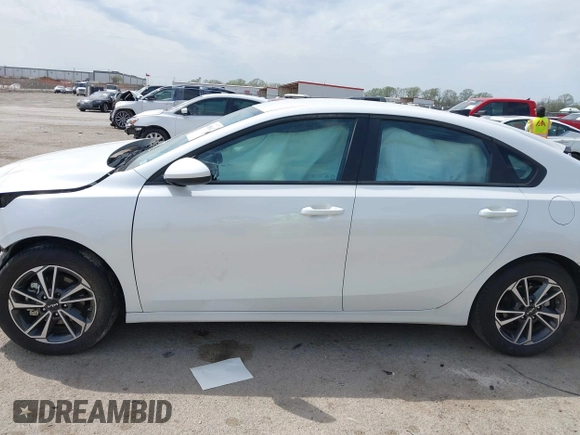 2024 Kia Forte LXS with VIN 3KPF24AD5RE812444, listed as a IAAI auction lot 41883462 with 13,091 mi miles and . Bid and sale history available at DreamBid. Image 13.