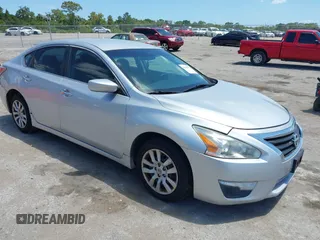 2015 Nissan Altima S z VIN 1N4AL3AP8FN917388, wystawiony jako IAAI lot #42168994 z przebiegiem 137 530 mil mil oraz . Historia ofert i sprzedaży dostępna na DreamBid. Obrazek 1.