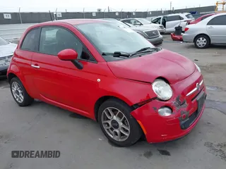 2015 FIAT 500 Pop z VIN 3C3CFFAR7FT615852, wystawiony jako IAAI lot #42436598 z przebiegiem 7 775 mil mil oraz . Historia ofert i sprzedaży dostępna na DreamBid. Obrazek 1.