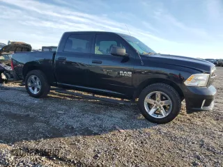 2018 Ram 1500 Express z VIN 3C6RR7KG3JG203310, wystawiony jako Copart lot #82222274 z przebiegiem 84 017 mil mil oraz Szkoda całkowita • Salvage title. Historia ofert i sprzedaży dostępna na DreamBid. Obrazek 4.