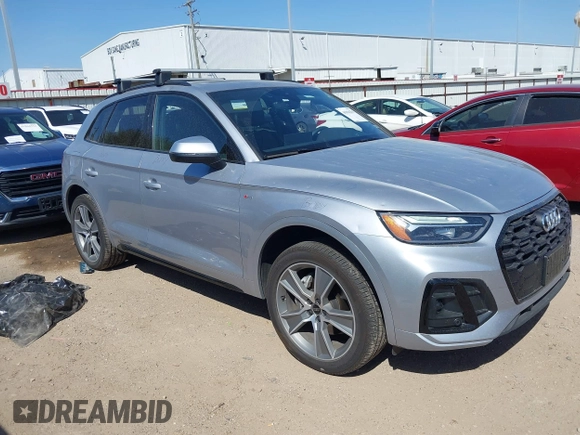 2025 Audi Q5 S line Premium z VIN WA1GAAFY0S2026775, wystawiony jako IAAI lot #41866254 z przebiegiem 8730 mil mil oraz . Historia ofert i sprzedaży dostępna na DreamBid. Obrazek 1.