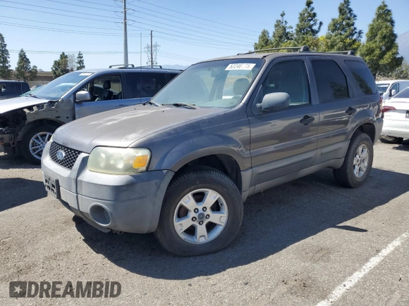 2005 Ford Escape XLT z VIN 1FMYU03155KB11291, wystawiony jako Copart lot #52246495 z przebiegiem Nie podano mil oraz Szkoda całkowita • Salvage title. Historia ofert i sprzedaży dostępna na DreamBid. Obrazek 1.