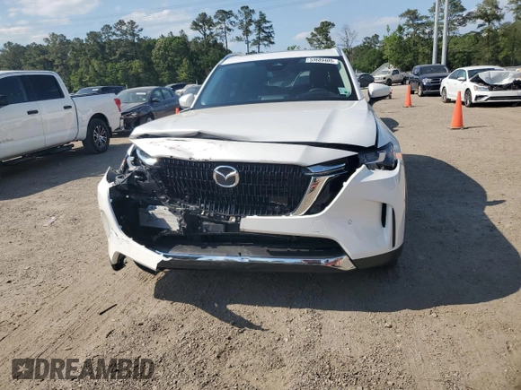 2024 Mazda CX-90 Premium z VIN JM3KKDHD5R1189566, wystawiony jako Copart lot #53689405 z przebiegiem Nie podano mil oraz Szkoda całkowita • Salvage title. Historia ofert i sprzedaży dostępna na DreamBid. Obrazek 5.