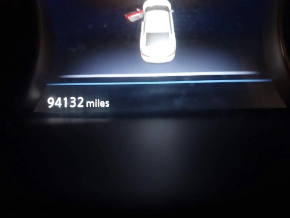 2017 Nissan Maxima SR with VIN 1N4AA6AP9HC366183, listed as a IAAI auction lot 39882700 with 94,132 mi miles. Bid and sale history available at carsss.com. Image 7.