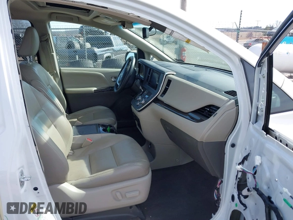 2017 Toyota Sienna XLE Auto Access Seat with VIN 5TDYZ3DC5HS855137, listed as a IAAI auction lot 41657651 with 97,850 mi miles. Bid and sale history available at carsss.com. Image 5.