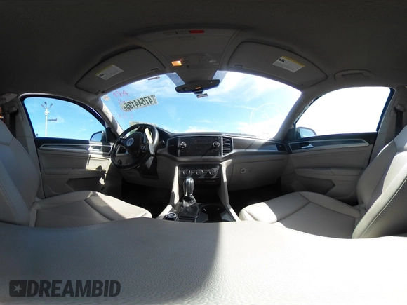 2018 Volkswagen Atlas SE with VIN 1V2DR2CA1JC546005, listed as a IAAI auction lot 41724133 with 116,633 mi miles and . Bid and sale history available at DreamBid. Image 18.