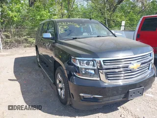 2015 Chevrolet Tahoe LTZ z VIN 1GNSKCKC8FR141163, wystawiony jako IAAI lot #42114008 z przebiegiem 221 804 mil mil oraz . Historia ofert i sprzedaży dostępna na DreamBid. Obrazek 1.