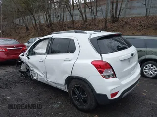 2020 Chevrolet Trax LT with VIN 3GNCJPSB6LL185803, listed as a IAAI auction lot 41915320 with 88,214 mi miles. Bid and sale history available at carsss.com. Image 3.
