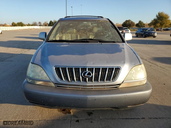 2003 Lexus RX 300 with VIN JTJGF10U930156030, listed as a Copart auction lot 82527464 with 323,216 mi miles and Salvage Title. Bid and sale history available at carsss.com. Image 5.