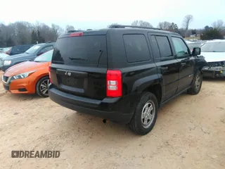 2017 Jeep Patriot Sport z VIN 1C4NJPBA7HD134509, wystawiony jako IAAI lot #41293033 z przebiegiem 143 854 mil mil oraz . Historia ofert i sprzedaży dostępna na DreamBid. Obrazek 4.