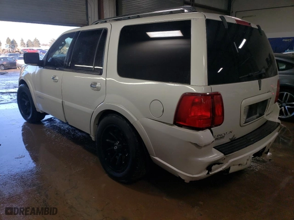 2006 Lincoln Navigator Luxury with VIN 5LMFU28596LJ17750, listed as a Copart auction lot 44047755 with 170,908 mi miles and Salvage Title. Bid and sale history available at carsss.com. Image 2.