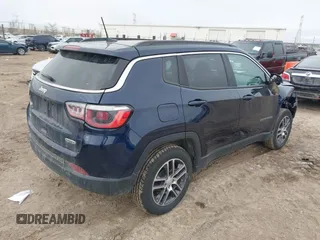 2018 Jeep Compass Altitude with VIN 3C4NJDBB8JT142514, listed as a IAAI auction lot 41528444 with 102,874 mi miles and . Bid and sale history available at carsss.com. Image 4.