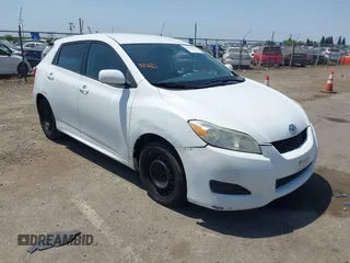 2010 Toyota Matrix z VIN 2T1KU4EE7AC323686, wystawiony jako IAAI lot #42417989 z przebiegiem 225 075 mil mil oraz . Historia ofert i sprzedaży dostępna na DreamBid. Obrazek 1.