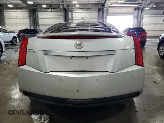 2014 Cadillac ELR z VIN 1G6RR1E46EU601401, wystawiony jako Copart lot #72750494 z przebiegiem 82 493 mil mil oraz Szkody całkowita. Historia ofert i sprzedaży dostępna na DreamBid. Obrazek 6.