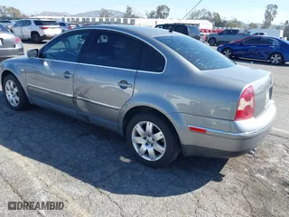 2003 Volkswagen Passat GLX with VIN WVWRH63B73P189189, listed as a IAAI auction lot 41695418 with 135,023 mi miles. Bid and sale history available at carsss.com. Image 3.