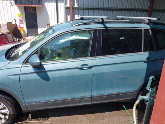 2019 Volkswagen Tiguan S z VIN 3VV0B7AX2KM118969, wystawiony jako IAAI lot #42148251 z przebiegiem 70 888 mil mil oraz . Historia ofert i sprzedaży dostępna na DreamBid. Obrazek 14.