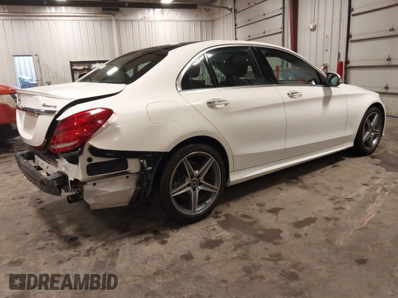 2018 Mercedes-Benz C 300 z VIN WDDWF4KB8JR351384, wystawiony jako IAAI lot #42421670 z przebiegiem 41 814 mil mil oraz . Historia ofert i sprzedaży dostępna na DreamBid. Obrazek 4.
