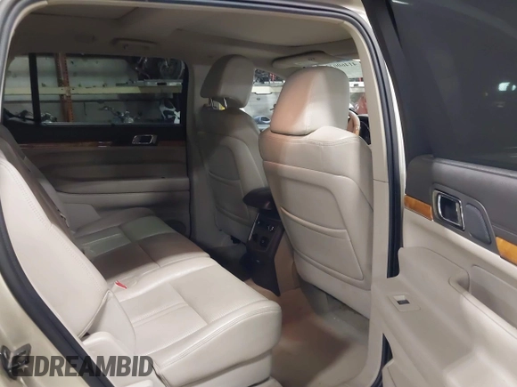 2010 Lincoln MKT with VIN 2LMHJ5AR0ABJ20455, listed as a IAAI auction lot 41460072 with 298,026 mi miles. Bid and sale history available at carsss.com. Image 8.